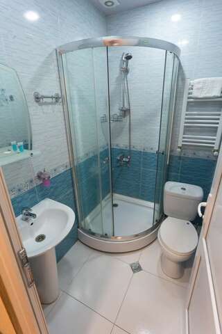 Отель Heyvany Тбилиси Люкс с балконом-3